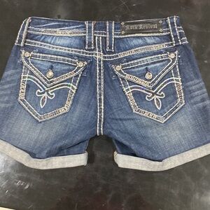 ROCK REVIVAL LUNA MID RISE STRETCHY DENIM SHORTS WEAR CUFFED OR DOWN